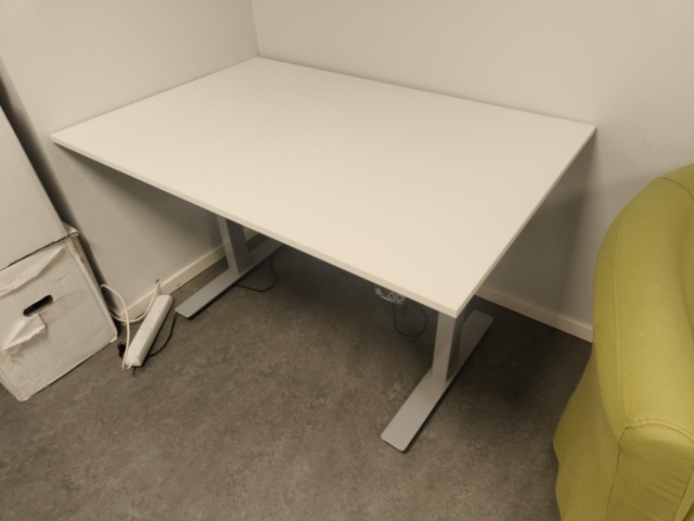 1331905-28 Kontorsmöbler och tillbehör