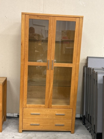 1361234-4 Byrå och vitrinskåp