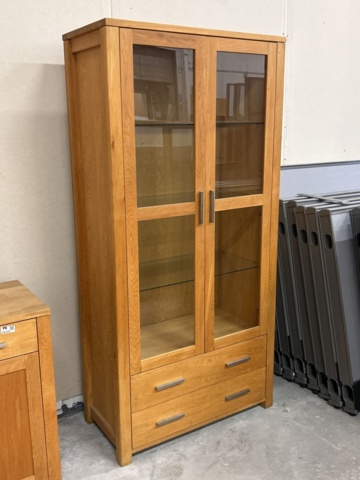 1361234-5 Byrå och vitrinskåp