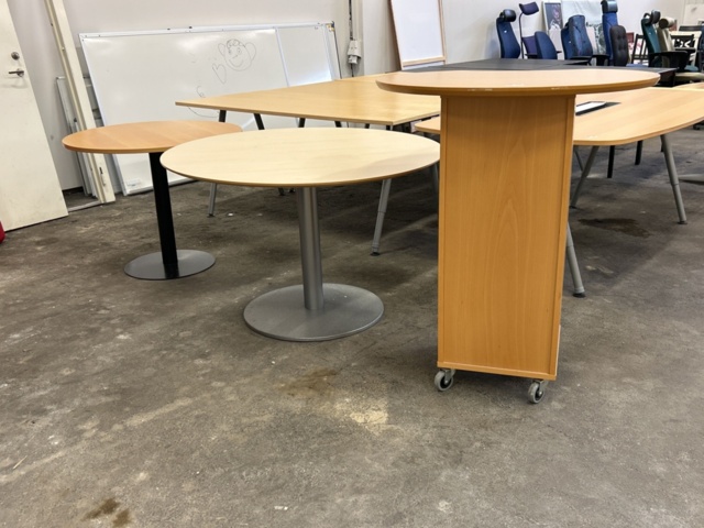1361237-2 Standing tables and round tables - 3 pcs