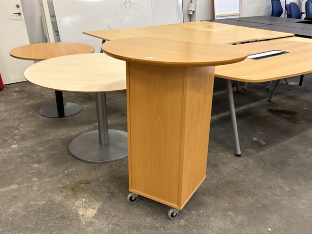 1361237-1 Standing tables and round tables - 3 pcs