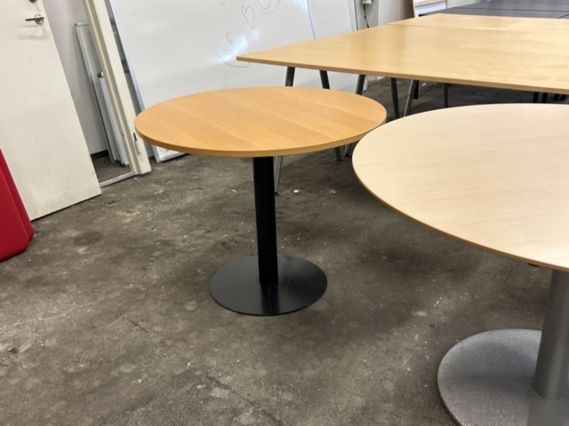1361237-4 Standing tables and round tables - 3 pcs