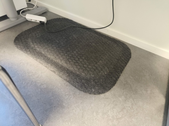 1331907-6 Kontorsmöblemang