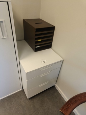 1331907-15 Kontorsmöblemang