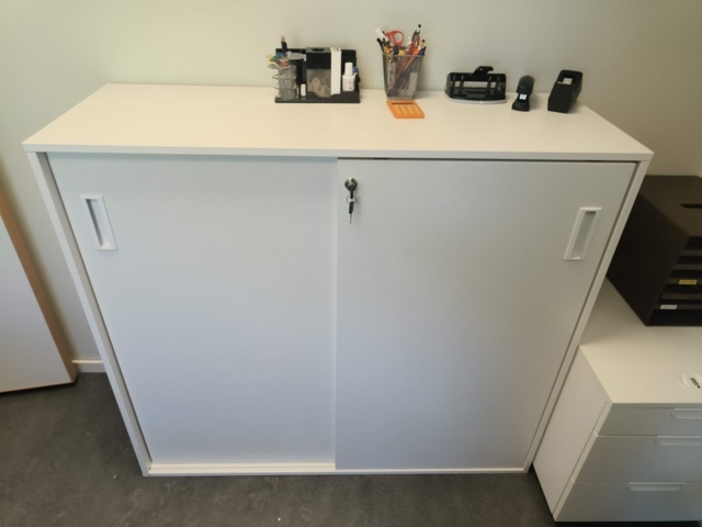 1331907-16 Kontorsmöblemang