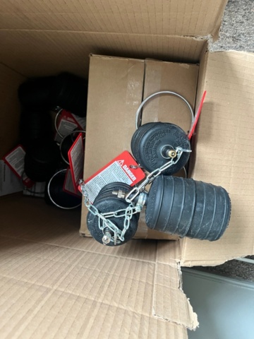 1204781-3 Lot with drainage/test plugs including 100mm (4")