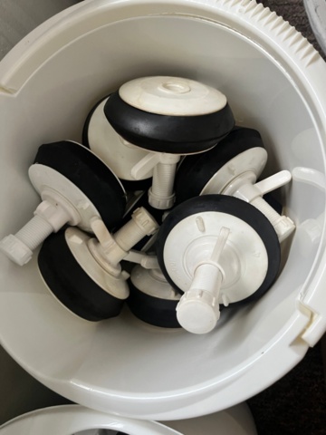 1204781-4 Lot with drainage/test plugs including 100mm (4")