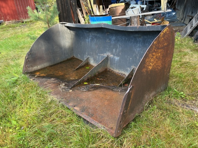 1378153-1 Snöskopa Lilla BM-fäste