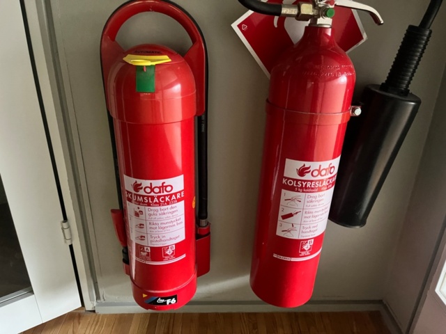 1204784-2 Collection of fire protection and first aid equipment