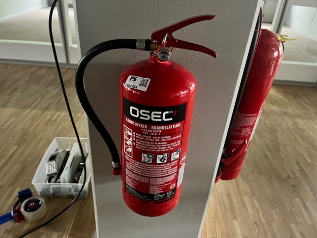 1204784-6 Collection of fire protection and first aid equipment