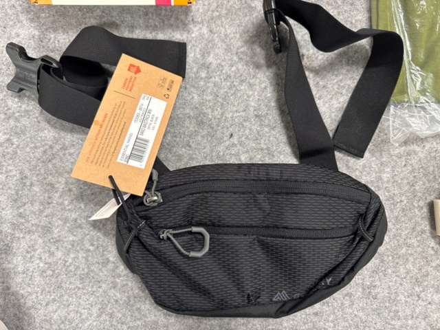 1367123-12 Blandade kläder & strumpor