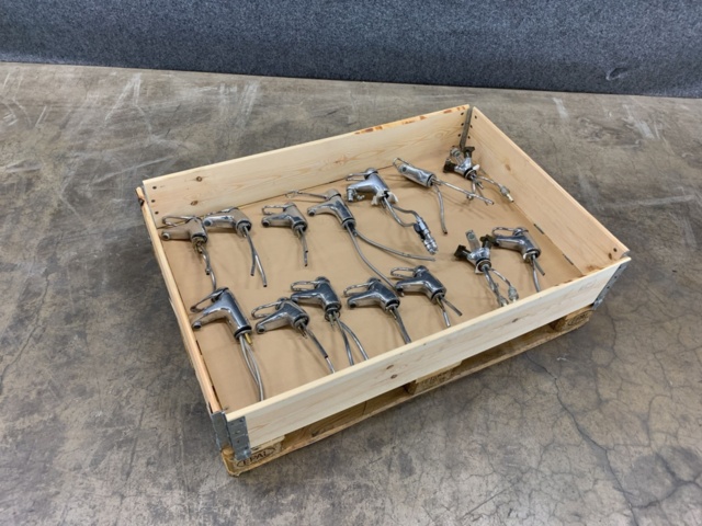 1421161-1 Parti med tvättställsblandare