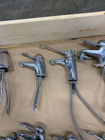 1421161-3 Parti med tvättställsblandare