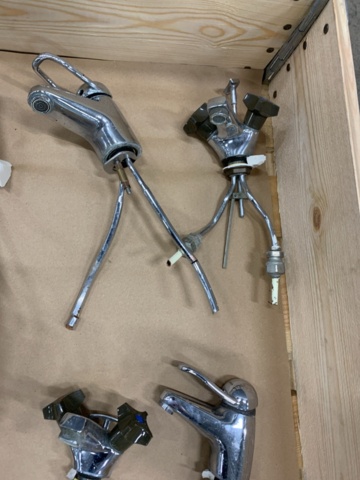 1421161-5 Parti med tvättställsblandare