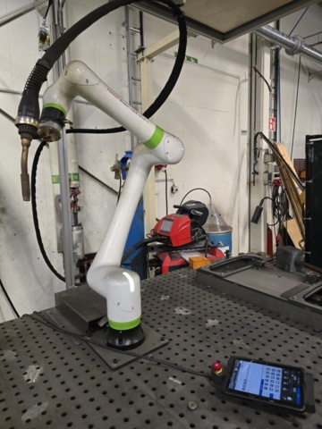 1373441-1 Svetscell med robotarm FANUC CRX-10iA/L och strömkälla Fronius TPS 500i