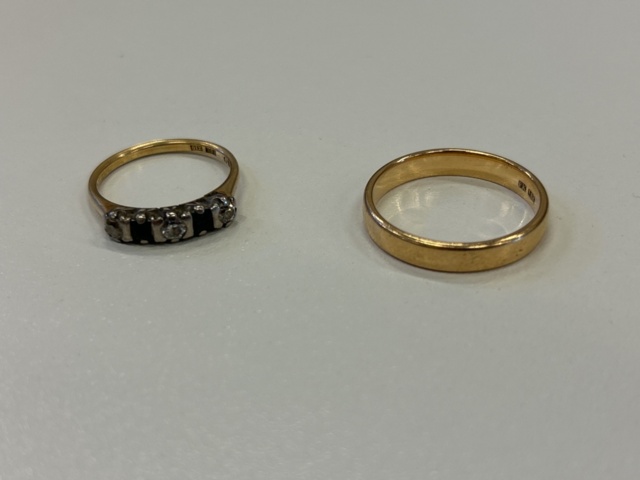 1378163-1 Guldringar 2st 18K