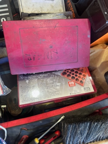 1413431-8 Diverse verktyg från servicebil