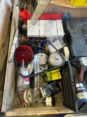 1413431-1 Diverse verktyg från servicebil