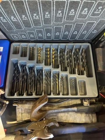 1413431-3 Diverse verktyg från servicebil