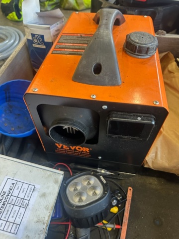 1413431-16 Diverse verktyg från servicebil