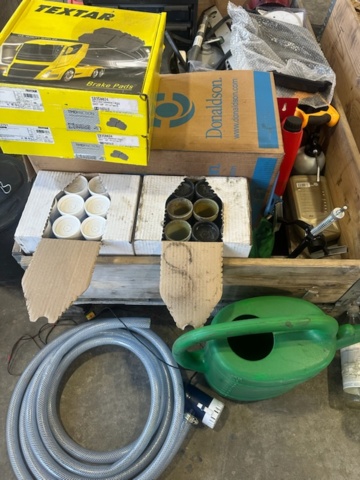 1413431-4 Diverse verktyg från servicebil