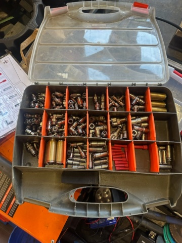 1413431-17 Diverse verktyg från servicebil