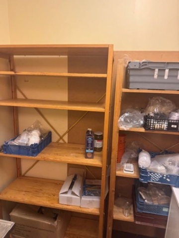 1296713-4 Everything in the room