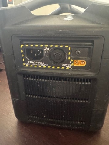 1296714-2 Portable power station