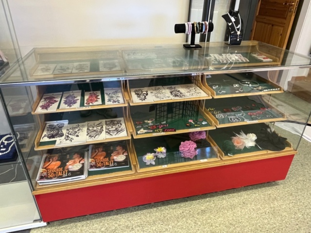 1422643-10 Webshop, domäner och lager - GLINDER - e-handelsverksamhet inom retro-, rockabilly- och 50-talsmode