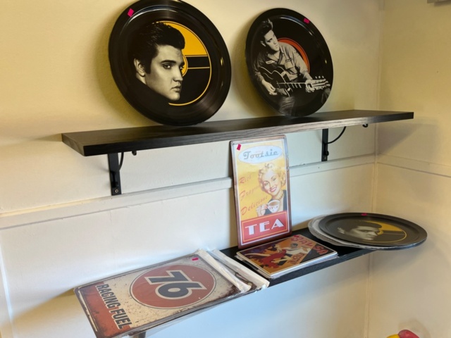 1422643-44 Webshop, domäner och lager - GLINDER - e-handelsverksamhet inom retro-, rockabilly- och 50-talsmode