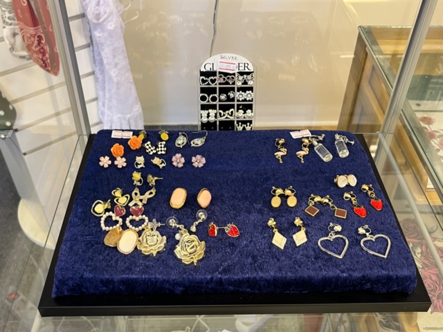 1422643-53 Webshop, domäner och lager - GLINDER - e-handelsverksamhet inom retro-, rockabilly- och 50-talsmode