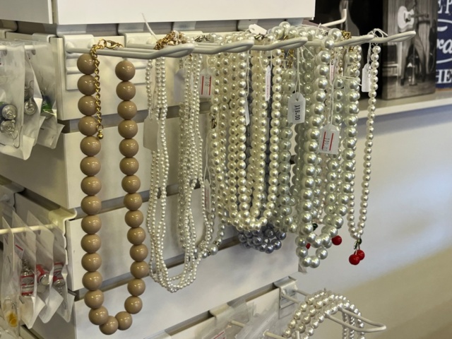 1422643-57 Webshop, domäner och lager - GLINDER - e-handelsverksamhet inom retro-, rockabilly- och 50-talsmode