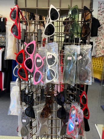 1422643-62 Webshop, domäner och lager - GLINDER - e-handelsverksamhet inom retro-, rockabilly- och 50-talsmode