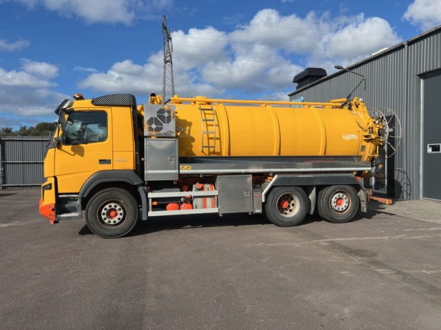 1351318-2 Slambil med tank och ventilutrustning - Volvo Trucks FM -2016 (Reparationsobjekt)