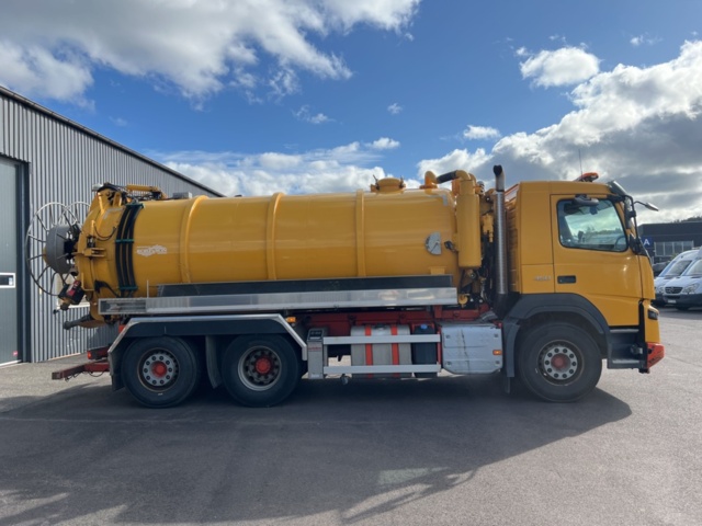 1351318-6 Slambil med tank och ventilutrustning - Volvo Trucks FM -2016 (Reparationsobjekt)