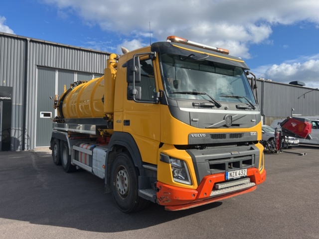 1351318-8 Slambil med tank och ventilutrustning - Volvo Trucks FM -2016 (Reparationsobjekt)