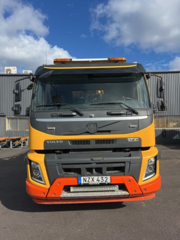 1351318-9 Slambil med tank och ventilutrustning - Volvo Trucks FM -2016 (Reparationsobjekt)