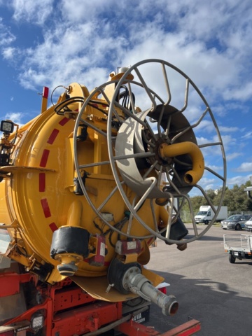 1351318-17 Slambil med tank och ventilutrustning - Volvo Trucks FM -2016 (Reparationsobjekt)