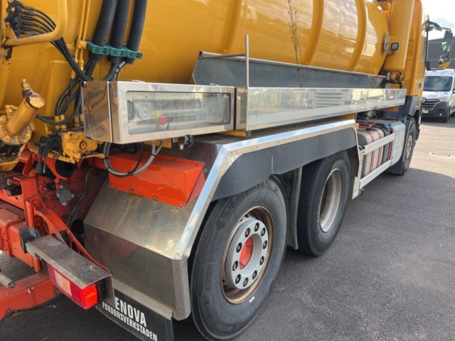 1351318-21 Slambil med tank och ventilutrustning - Volvo Trucks FM -2016 (Reparationsobjekt)