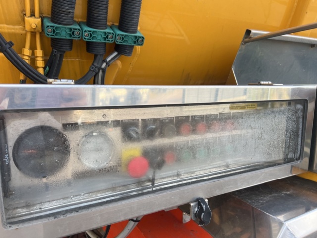 1351318-22 Slambil med tank och ventilutrustning - Volvo Trucks FM -2016 (Reparationsobjekt)