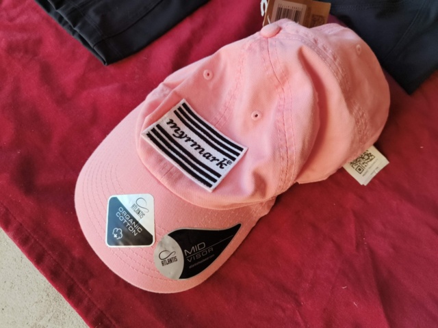 1331914-26 Clothing section with t-shirts and pants