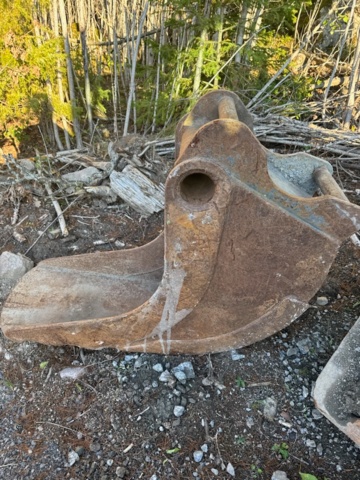 1383248-113 Volvo EW160D med tre skopor & gafflar *Uppdaterad auktion*