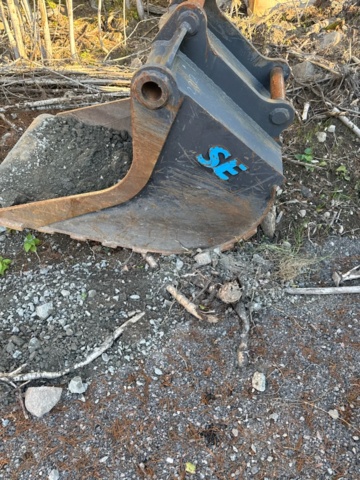 1383248-112 Volvo EW160D med tre skopor & gafflar *Uppdaterad auktion*