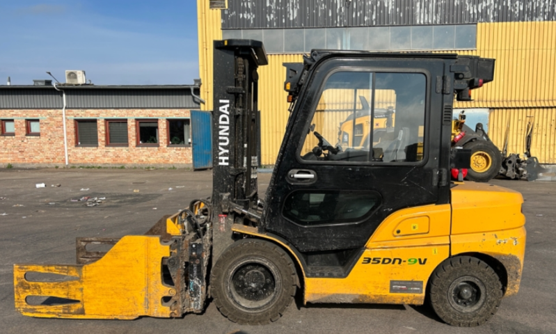 1422289-5 Dieseltruck - Hyundai 35DN-9V – 3,3 t / 4,7 m mast – endast 193 timmar – toppskick