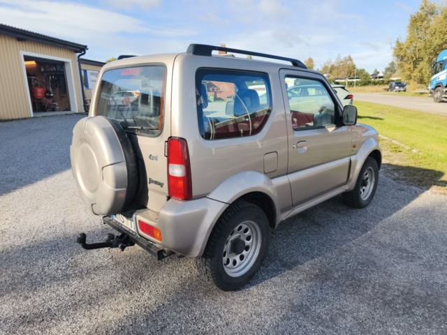 1331915-5 Suzuki Jimny 1.3 VVT 4WD -2004