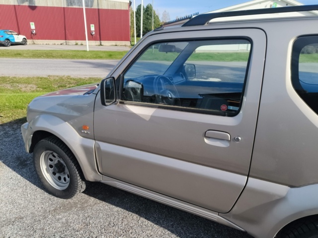 1331915-36 Suzuki Jimny 1.3 VVT 4WD -2004