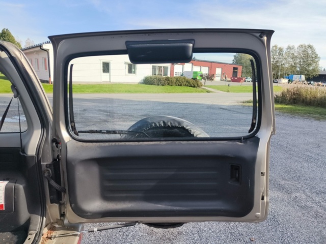 1331915-64 Suzuki Jimny 1.3 VVT 4WD -2004