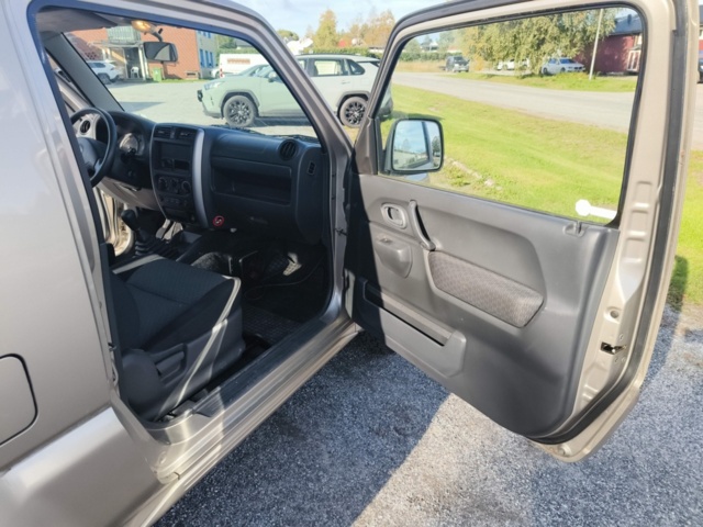 1331915-70 Suzuki Jimny 1.3 VVT 4WD -2004