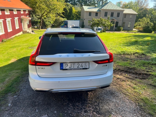 1422201-5 Volvo V90 Cross Country D5 AWD Geartronic, 235hk, 2018