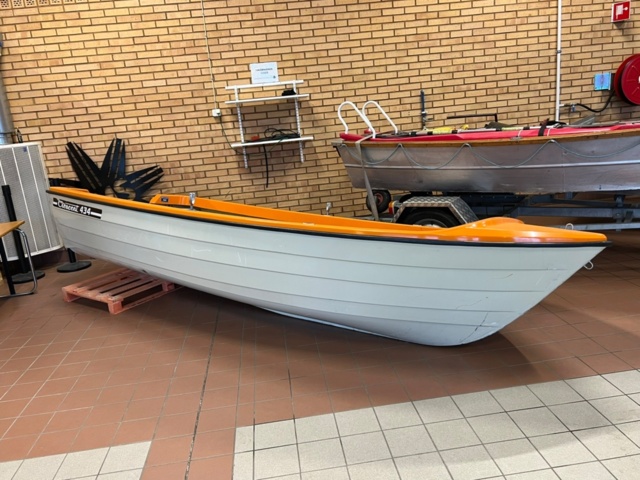 1424441-8 Båt Crescent 434